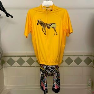 Like new cycling kit, separate bibs and top